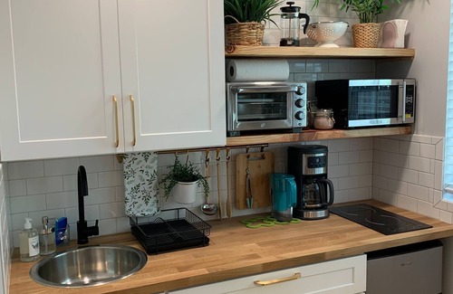 Point Loma House | New cozy studio, 2 queen beds, kitchen, walk to water!