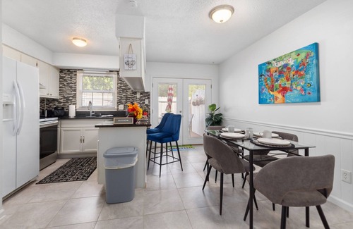 Southwest Raleigh House | NEW Cozy Townhome w/Pool, Patio, Dogs Welcome