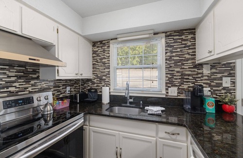 Southwest Raleigh House | NEW Cozy Townhome w/Pool, Patio, Dogs Welcome