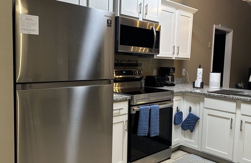 Warner Robins House | New Cozy townhouse-kings & patio