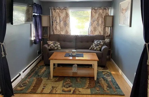 Sabattus Cottage | New Cozy two bedroom cottage with private dock!