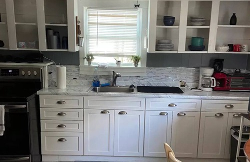 Sabattus Cottage | New Cozy two bedroom cottage with private dock!