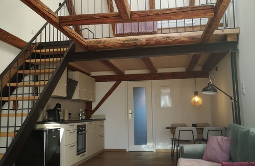 Windach Apartment | New, cozy vacation apartment. Only 2 km walk to the beautiful Ammersee.
