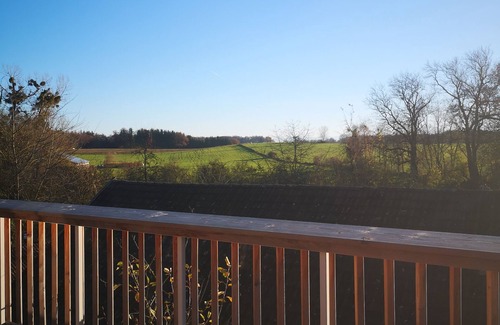 Windach Apartment | New, cozy vacation apartment. Only 2 km walk to the beautiful Ammersee.