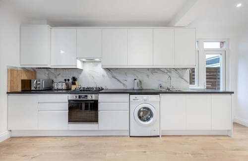 Cricklewood House | New Cricklewood Modern Home