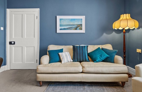 St Davids Cottage | New Cross House is a Visit Wales 5 star property.