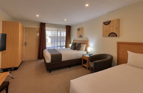 Seymour Hotel | New Crossing Place Motel & Apartments