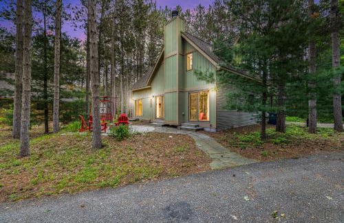 Thompsonville House | New! Crystal Pines - Lovely Crystal Mountain Cabin