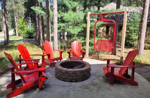 Thompsonville House | New! Crystal Pines - Lovely Crystal Mountain Cabin