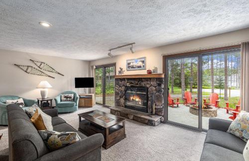 Thompsonville House | New! Crystal Pines - Lovely Crystal Mountain Cabin