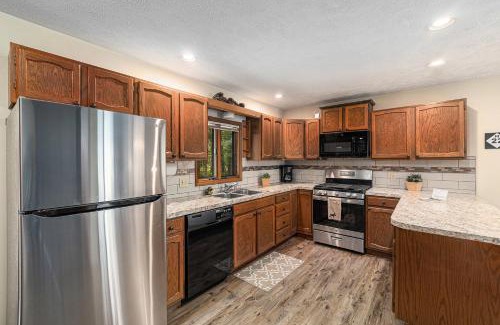 Thompsonville House | New! Crystal Pines - Lovely Crystal Mountain Cabin