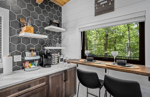 Treloar Cabin | New - custom-built Treehouse - Twilight