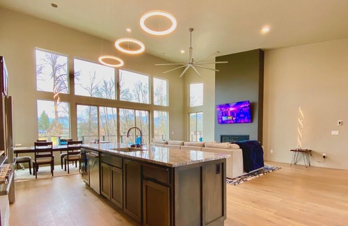 Grants Pass House | New Custom River Front Acreage 3-4 Bed 3.5 Bath Home