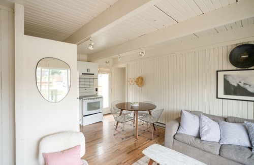 Neskowin Cottage | New! Cutest Cottage on the Oregon Coast + Hot Tub + Steps to the Beach!n