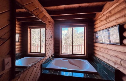 Bailey Cabin | New - Deer Creek Lofted Cabin Getaway