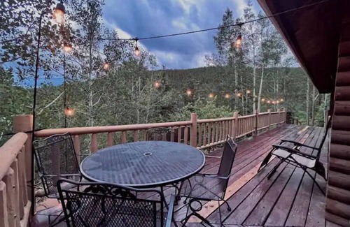 Bailey Cabin | New - Deer Creek Lofted Cabin Getaway