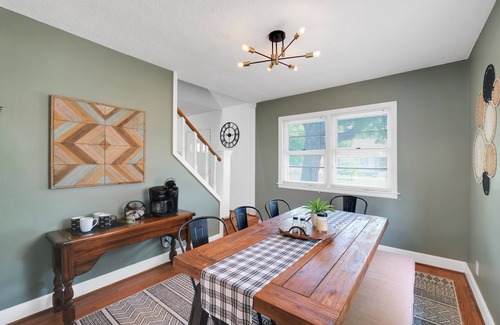 Schnitzelburg House | NEW! ☆ Deluxe on Delor!☑Spacious ☑Accessible ☑Cozy