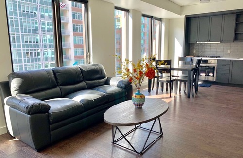 LoDo Condo | NEW!Denvers ONLY centralTrain HUB "union station", downtown upscale living!