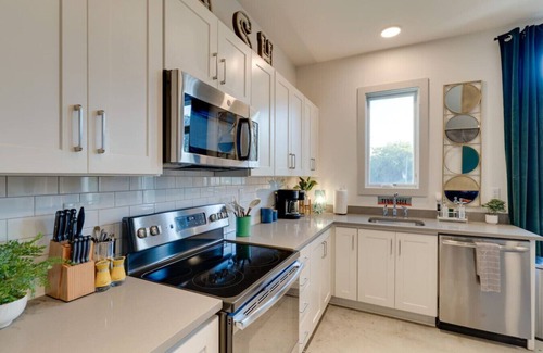 South Nashville Apartment | New Design-2.5 Miles to Broadway