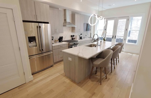 Mount Vernon Square Apartment | NEW! Designers District ~ Rooftop deck
