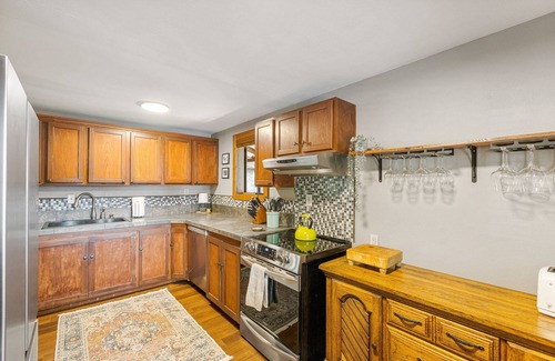 McCall House | New! Dew Drop Inn - Pet Friendly, 5-min walk to river access
