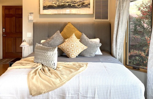 Sedona House | New Discounts. Couples Retreat, Private Hot Tub.