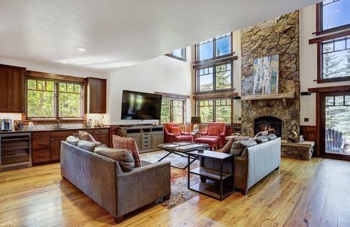 Christie Heights House | NEW Double Diamond Lodge by the Nordic Ski Trails! Luxury, Views, XBOX, Foosball, Billiards