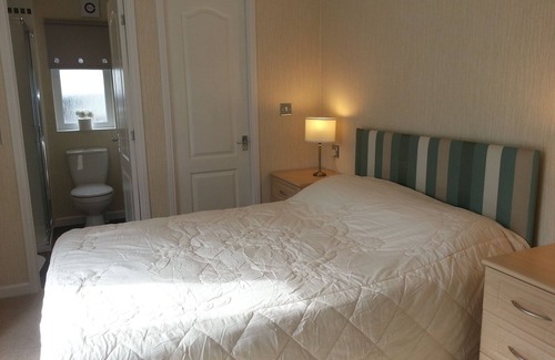 Auchterarder Cabin | New double size lodge central Scotland. Near Gleneagles and Perth.