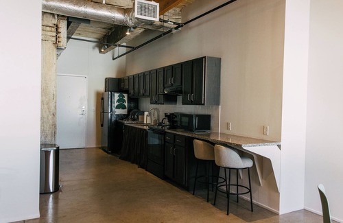 Downtown Memphis Apartment | NEW Downtown Apartment - ADA Accessible, Parking Included, Walk to Beale & More!