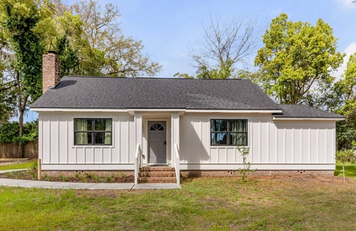 The Old Commons Apartment | NEW! Downtown Modern Studio