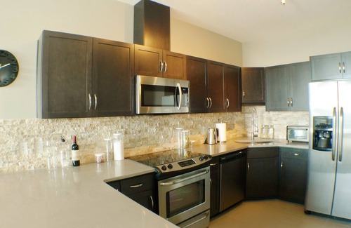 Victoria Park Apartment | New downtown penthouse 1 bedroom with unblock view by Stampede BMO Saddle dome