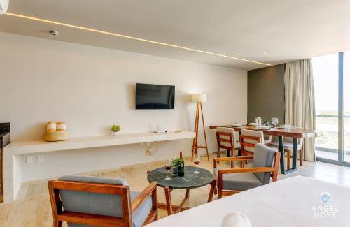 Centro Apartment | NEW Downtown Stay with Oceanview Roof Pool and Gym plus Cafe
