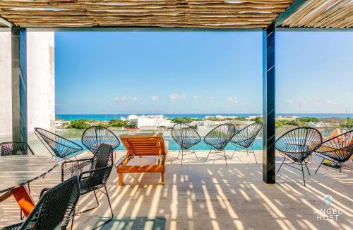 Centro Apartment | NEW Downtown Stay with Oceanview Roof Pool and Gym plus Cafe