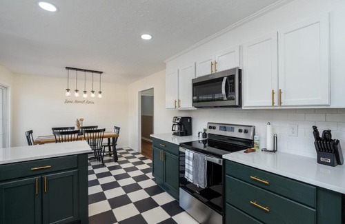 Bluff City House | NEW Dragster Dream House 3BD2BA Game Room