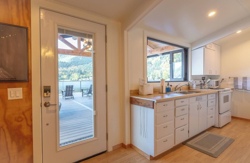 Port Angeles Cottage | NEW Eagle's Landing