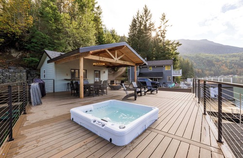 Port Angeles Cottage | NEW Eagle's Landing