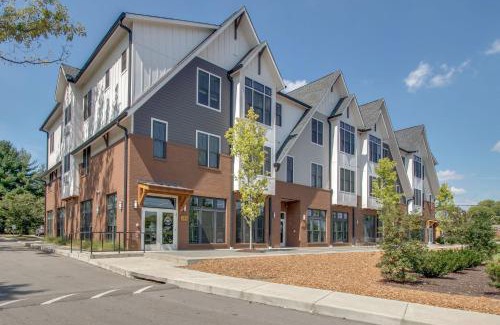 Nashville Apartment | New East Nash - King Bed Short Drive to Dwntwn