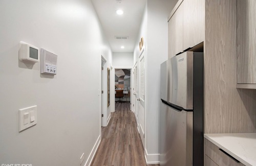 Woodlawn Apartment | NEW Eco Stay by UChicago, Lakefront & Hyde Park!