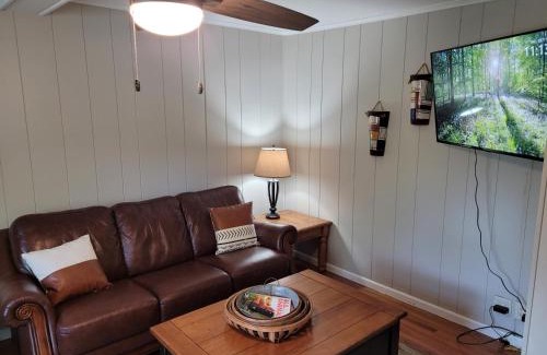 Elberta House | New! Elberta Cottage - Very Cute! Great Spot!