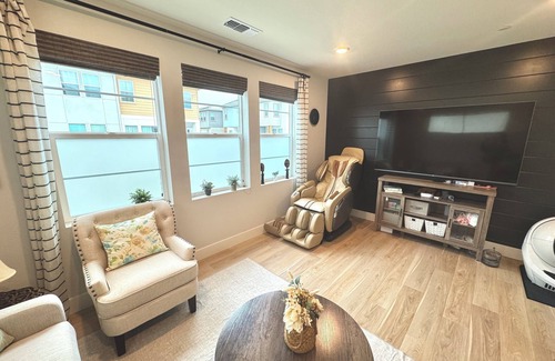 Dublin House | NEW Elegant Central Dublin House 3Bedroom 2.5 Bath