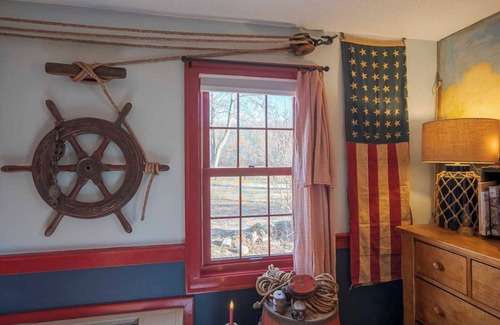 Stonington Apartment | New England Hospitality at the Carriage HousenMystic Vacation Rentals LLC