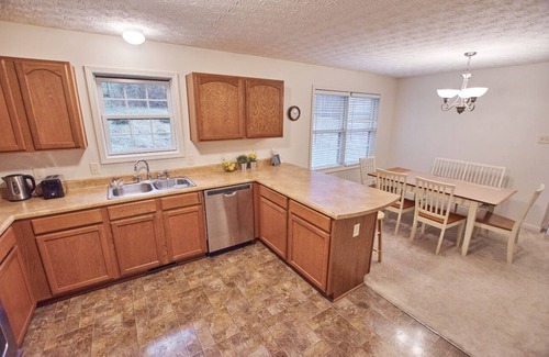 White House | NEW! Enjoy Mountain View and private lake from your home in Laurel Highlands!