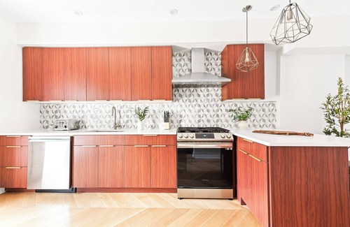 West Side House | NEW! Entire 3 Flrs Townhome w/Arcade; Under 10 Mins Drive to All Path Trains