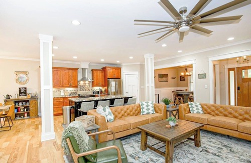 Pinehurst House | New! Epic 12 Bed Golf Vacation - Chipping Inn