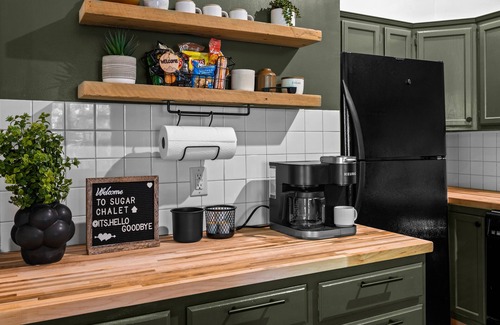 Chalet Village Ski Chalet | NEW Escape to Sugar Chalet: Modern Rustic Retreat