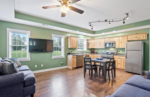Auburn House | NEW! Executive 2BR Home, Huge Yard, 1.5 mi to ACD Museum, 15 mi to Fort Wayne