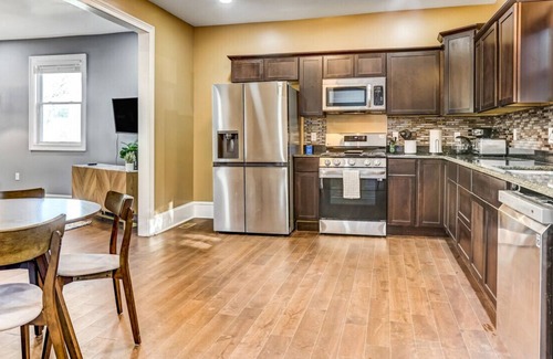 Eastside House | NEW! Executive Rental Close to Downtown & Hospitals