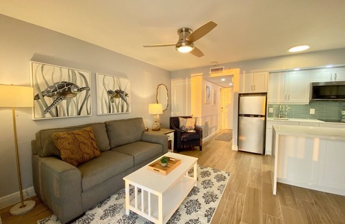 Marco Island Condo | 🐬 NEW! Exquisite Fully Remodeled Beachfront Apollo Condo 9th Floor ocean view