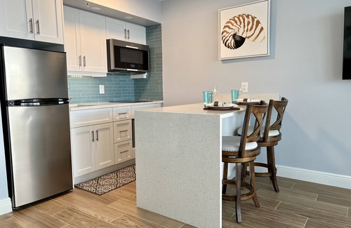 Marco Island Condo | 🐬 NEW! Exquisite Fully Remodeled Beachfront Apollo Condo 9th Floor ocean view