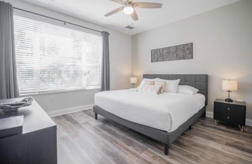 Florida Central Atlantic Coast Apartment | New! Fabulous Vista Cay Casa Bella Near all Theme Parks, and walk to the Convention Center